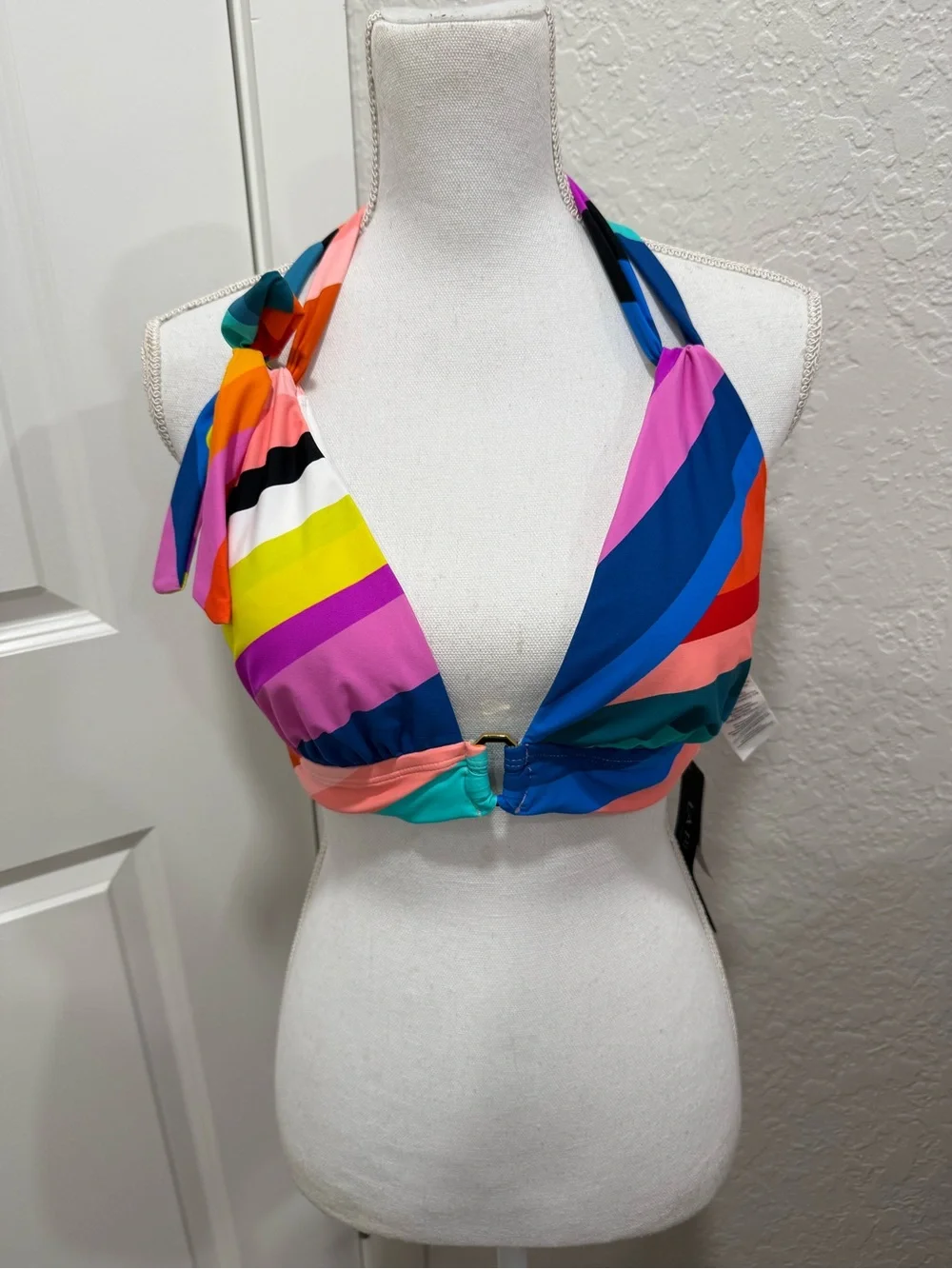 La Blanca Sunscape Banded Halter Triangle Bikini Top Size 14 Vibrant Resortwear